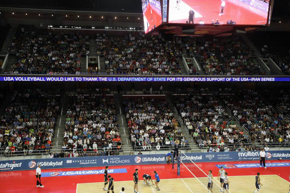 Iranian and United States men’s national volleyball teams playing a friendly match in Los Angeles in 2014